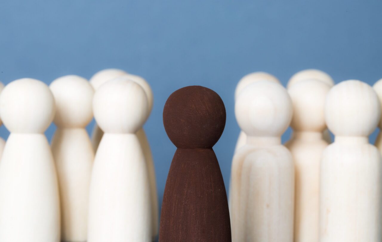 Uniqueness of a crowded market